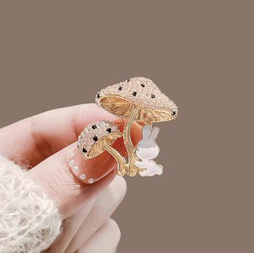 XSB147 - Floral Mushroom Saree Brooch
